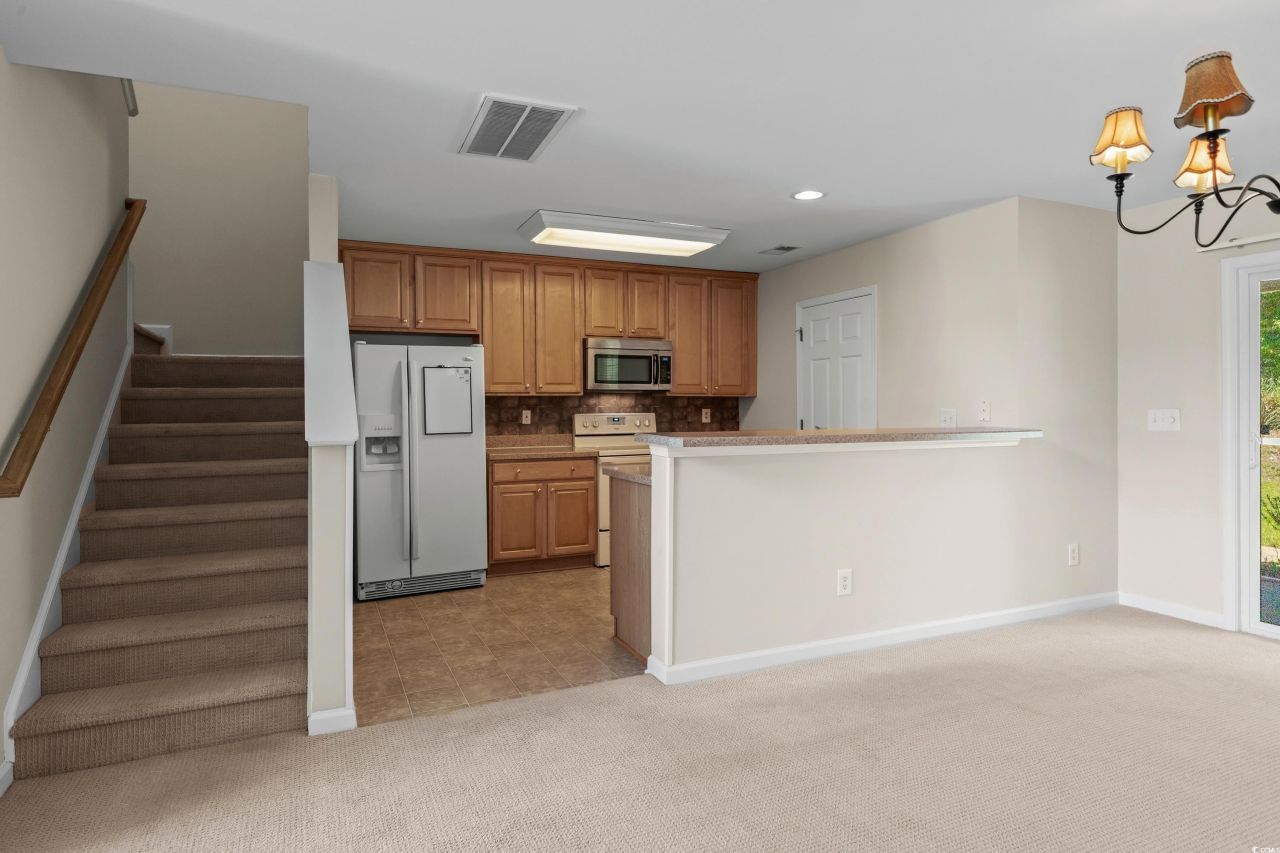 1004 Harvester Circle Photo 12