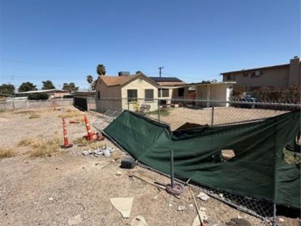 2851 Cedar Street, Las Vegas, NV 89104