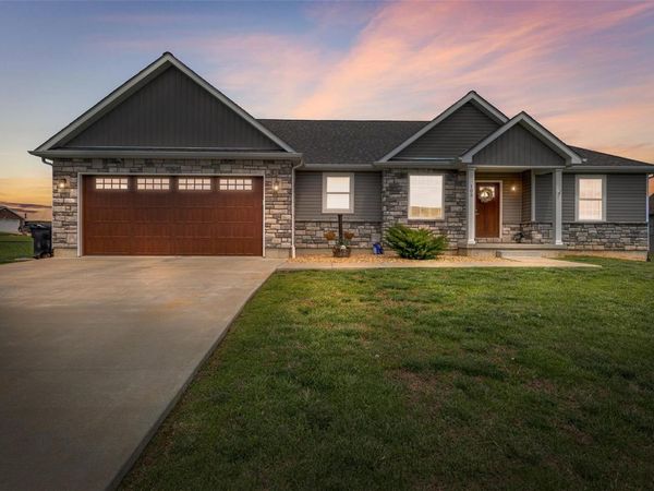 105 Shepherd Mountain Road, Farmington, MO 63640