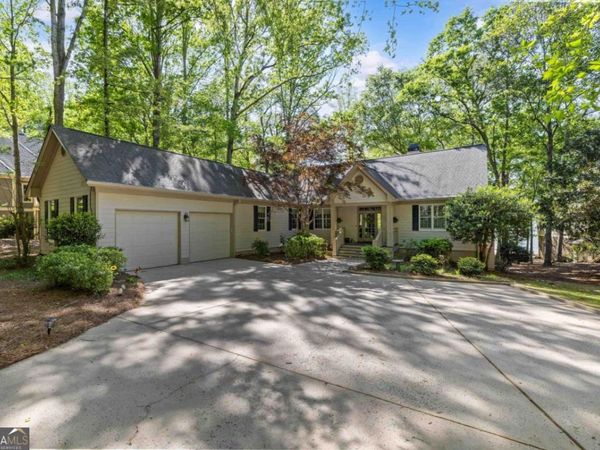 129 Barrington Hall Drive, Eatonton, GA 31024