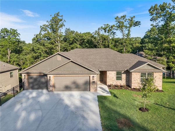 34 Brierfield Lane, Bella Vista, AR 72714