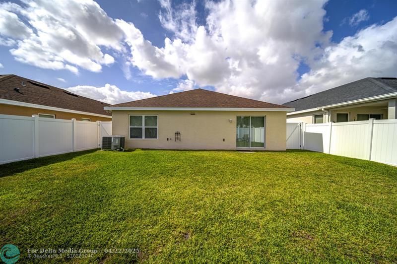 5485 NW Pine Trail Cir, Port Saint Lucie, FL 34983 Photo