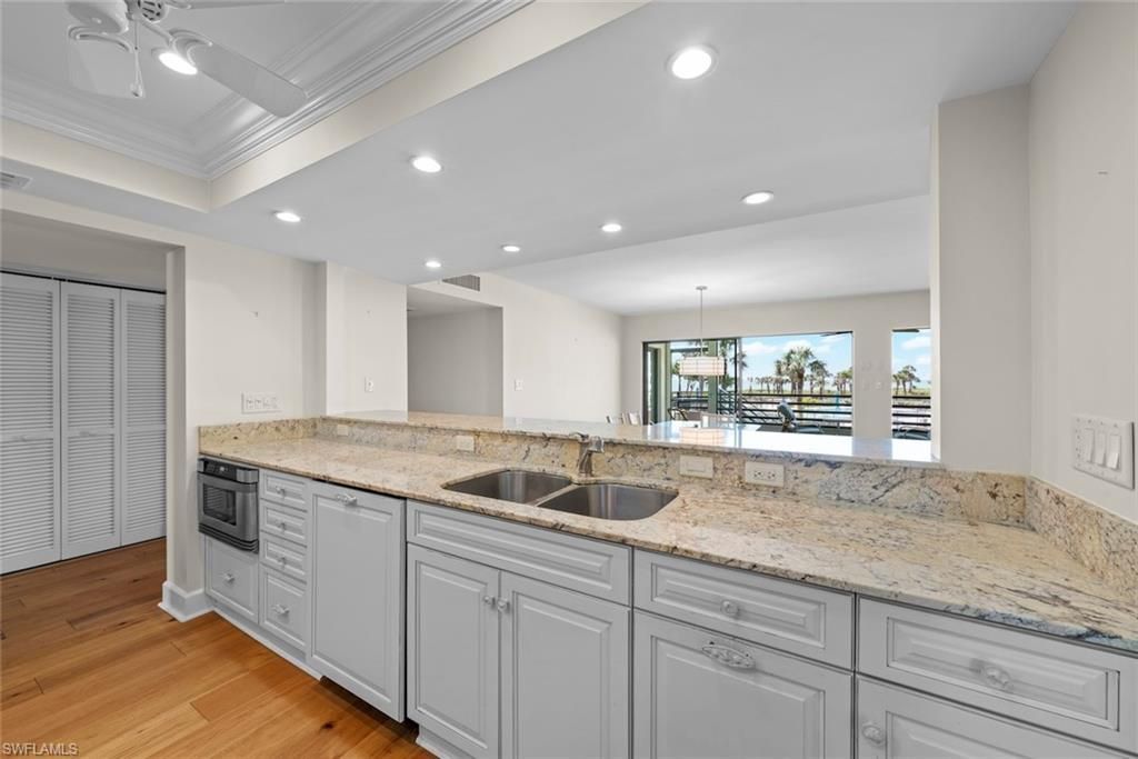 1605 Middle Gulf Dr, Unit 105, Sanibel, FL 33957 Photo