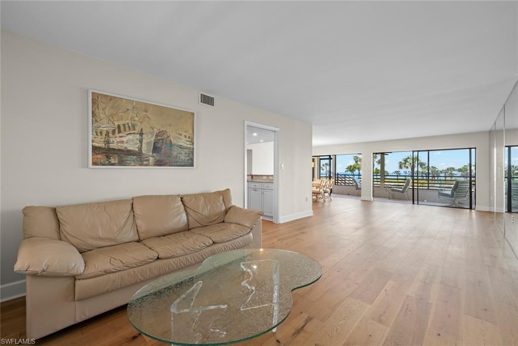 1605 Middle Gulf Dr, Unit 105, Sanibel, FL 33957 Photo