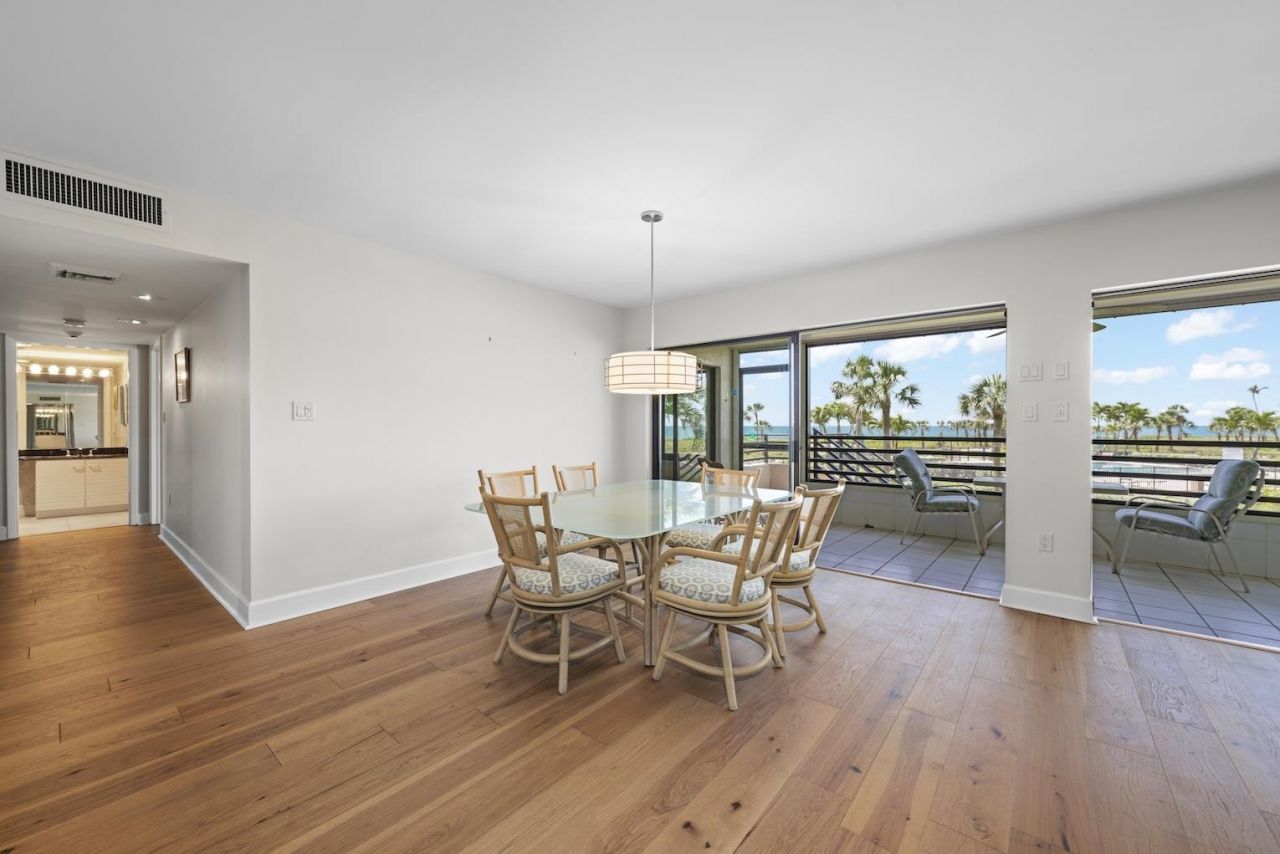 1605 Middle Gulf Drive, Unit 105, Sanibel, FL 33957 Photo