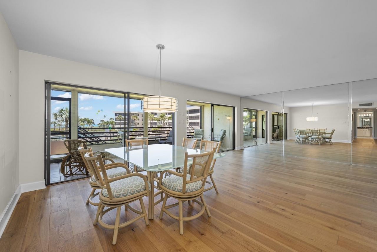 1605 Middle Gulf Drive, Unit 105, Sanibel, FL 33957 Photo