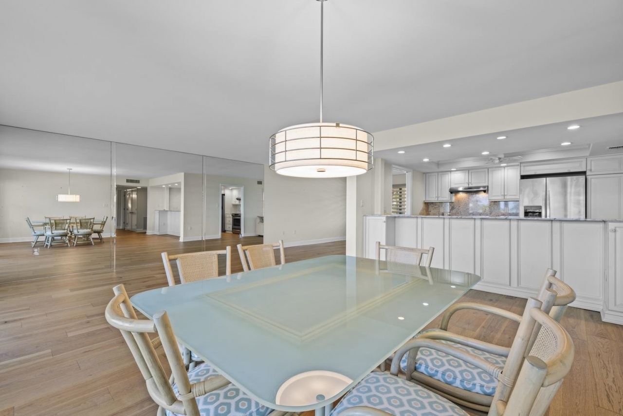 1605 Middle Gulf Drive, Unit 105, Sanibel, FL 33957 Photo