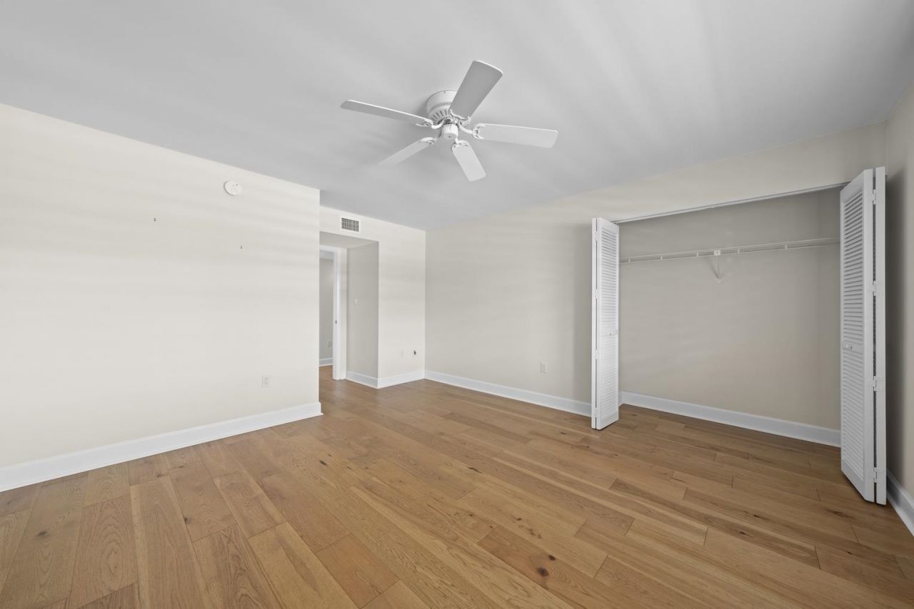 1605 Middle Gulf Drive, Unit 105, Sanibel, FL 33957 Photo