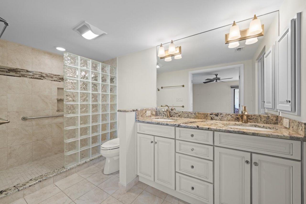 1605 Middle Gulf Drive, Unit 105, Sanibel, FL 33957 Photo