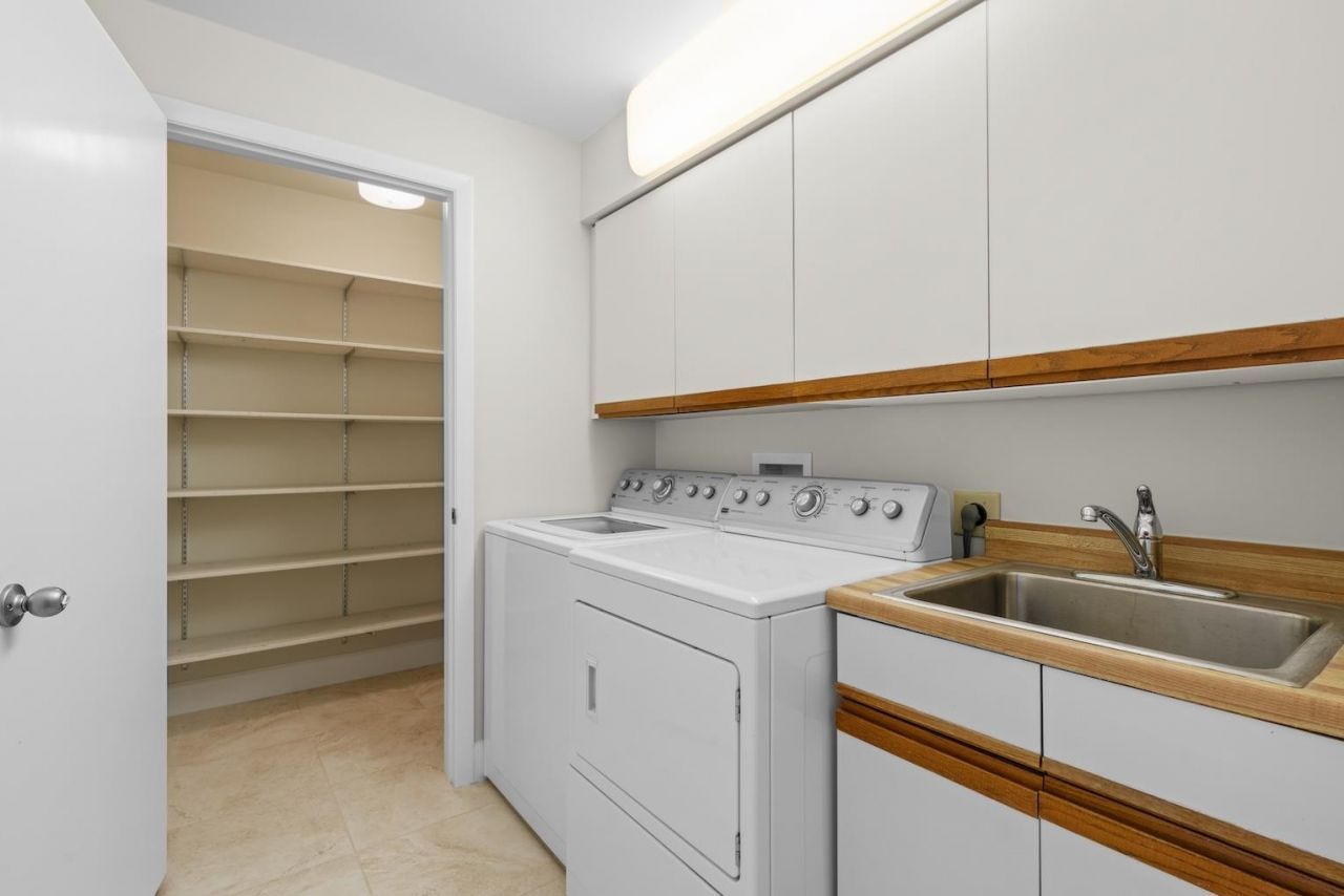 1605 Middle Gulf Drive, Unit 105, Sanibel, FL 33957 Photo