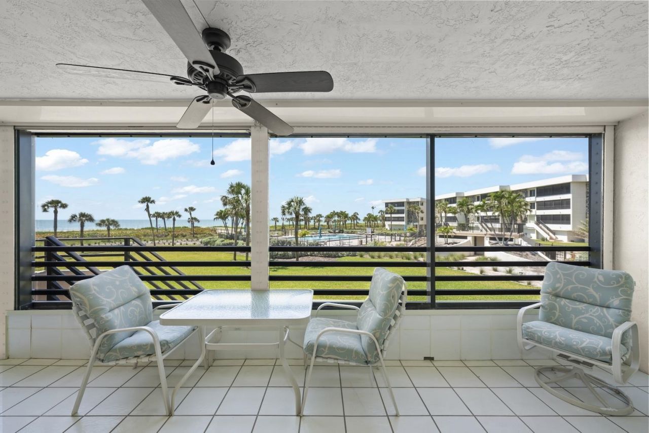 1605 Middle Gulf Drive, Unit 105, Sanibel, FL 33957 Photo