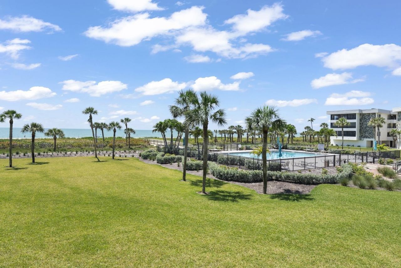 1605 Middle Gulf Drive, Unit 105, Sanibel, FL 33957 Photo