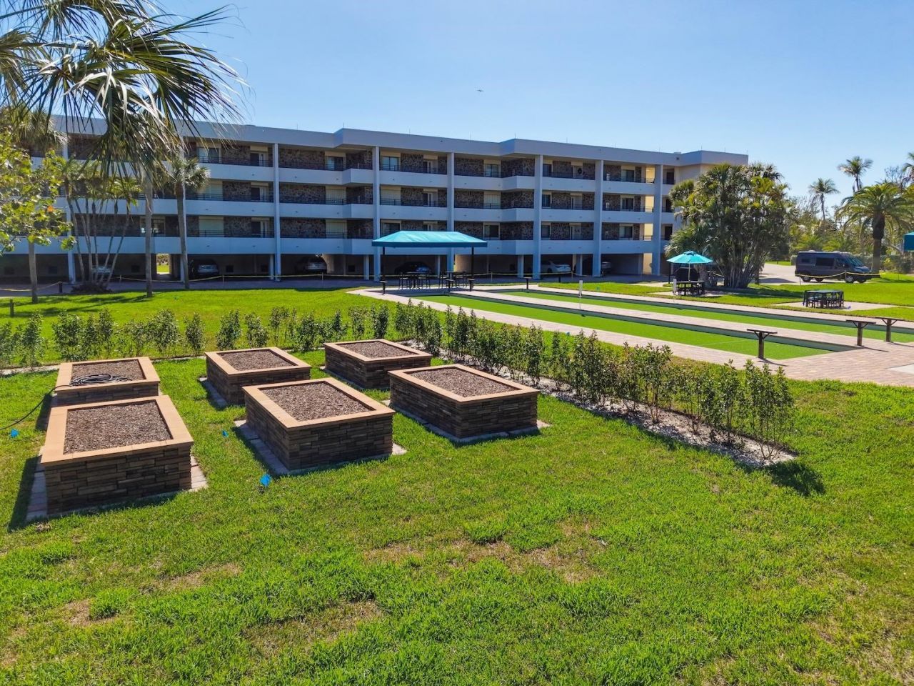 1605 Middle Gulf Drive, Unit 105, Sanibel, FL 33957 Photo
