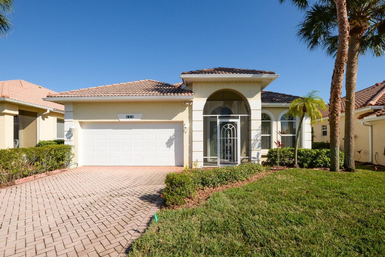 600 NW Lambrusco Drive, Port Saint Lucie, FL 34986 Photo