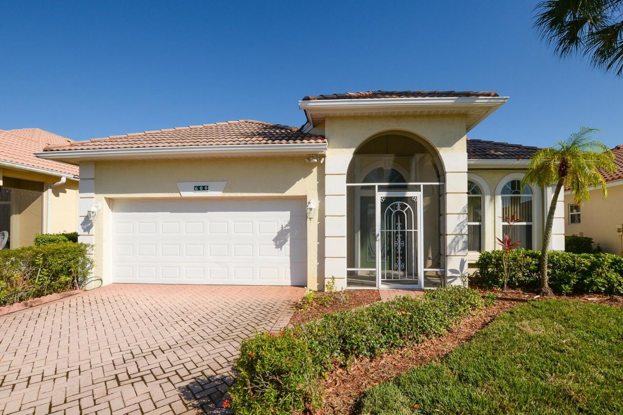 600 NW Lambrusco Drive, Port Saint Lucie, FL 34986 Photo