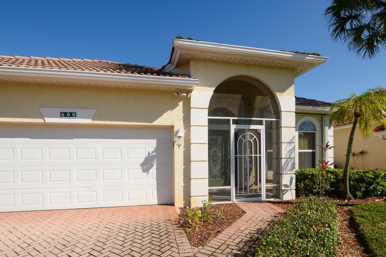 600 NW Lambrusco Drive, Port Saint Lucie, FL 34986 Photo