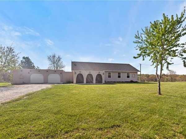 68 County Road 8492, Green Forest, AR 72638