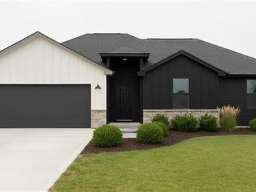 612 SE 21st Street, Oak Grove, MO 64075