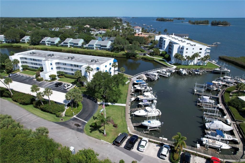 6110 S River Run Drive, Unit 6110, Sebastian, FL 32958 Photo