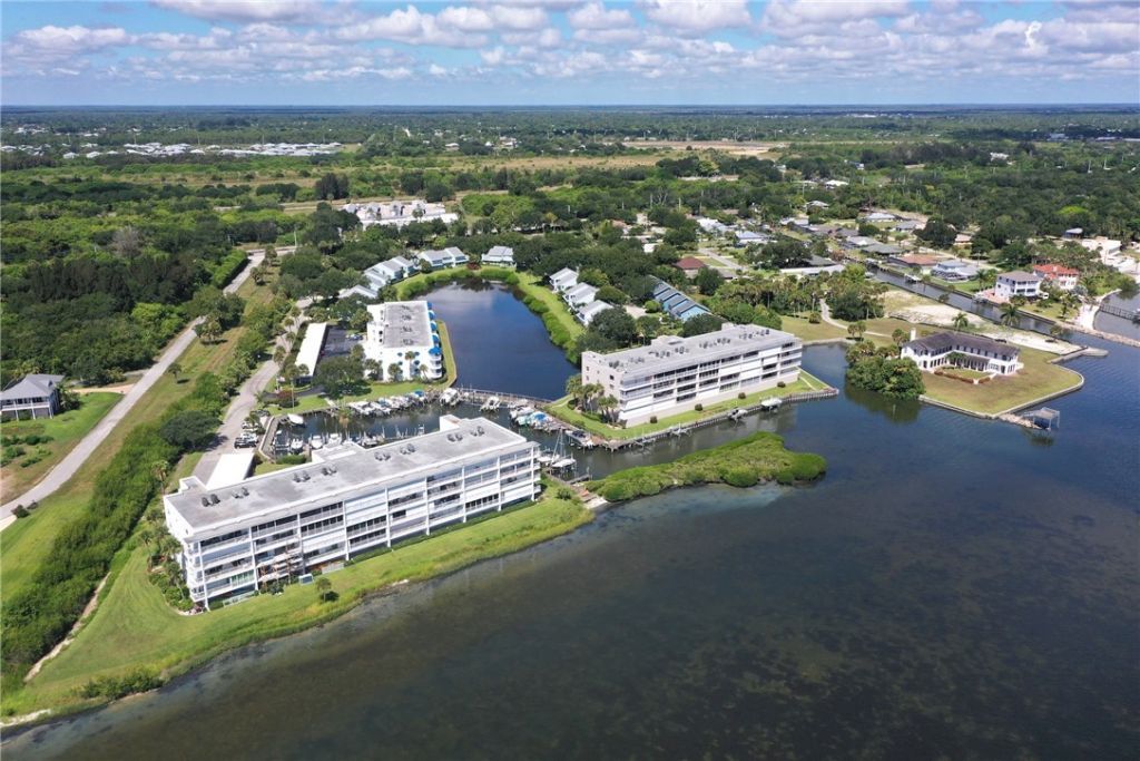 6110 S River Run Drive, Unit 6110, Sebastian, FL 32958 Photo