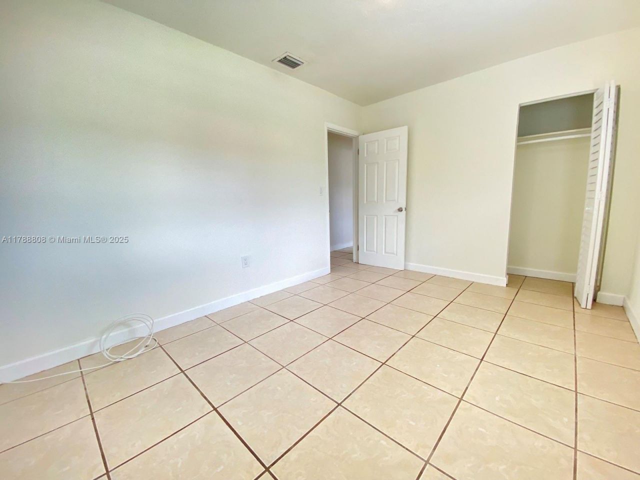 1280 NE 211th Ter, Miami, FL 33179 Photo