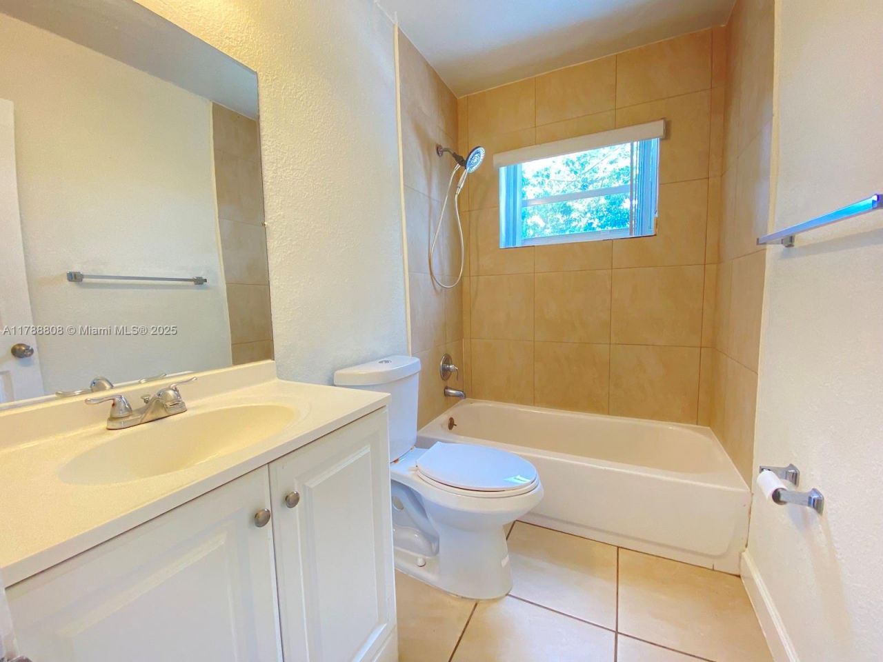 1280 NE 211th Ter, Miami, FL 33179 Photo