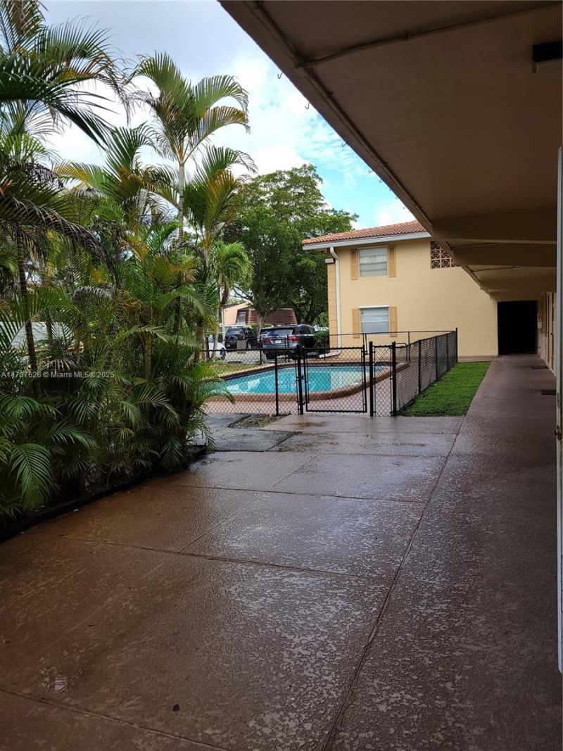 8704 NW 35th St, Unit 105, Coral Springs, FL 33065 Photo
