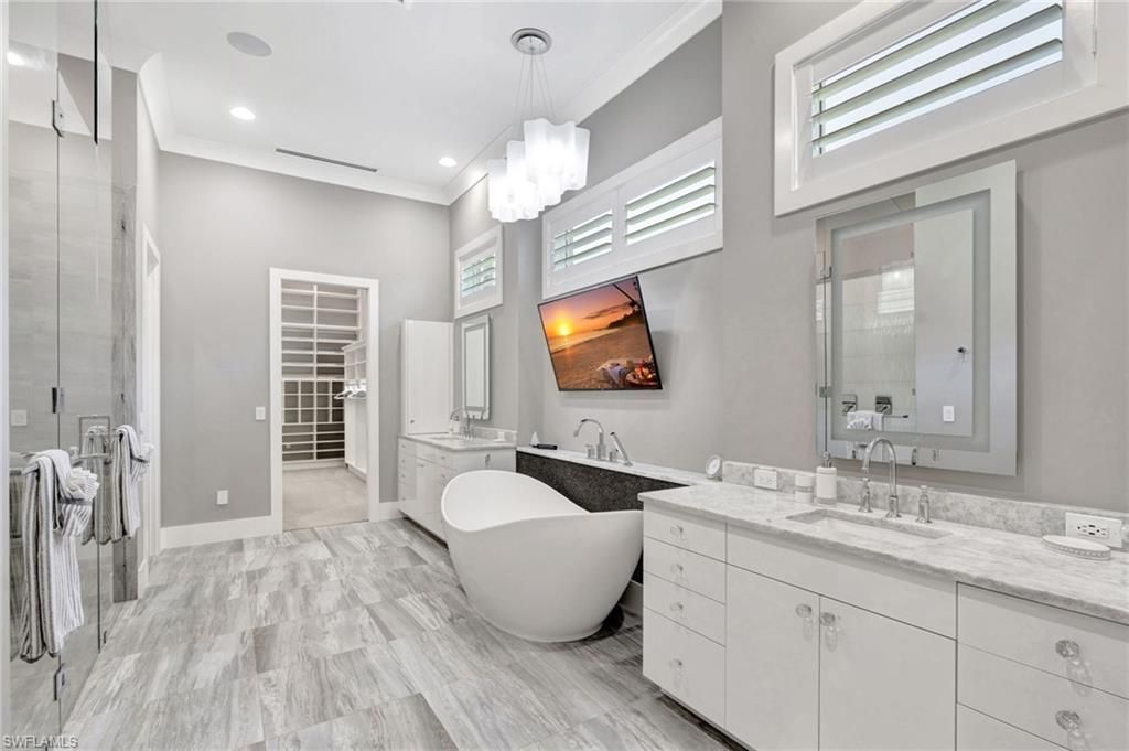 555 Mooring Line Dr, Naples, FL 34102 Photo