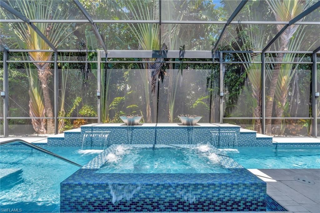 555 Mooring Line Dr, Naples, FL 34102 Photo