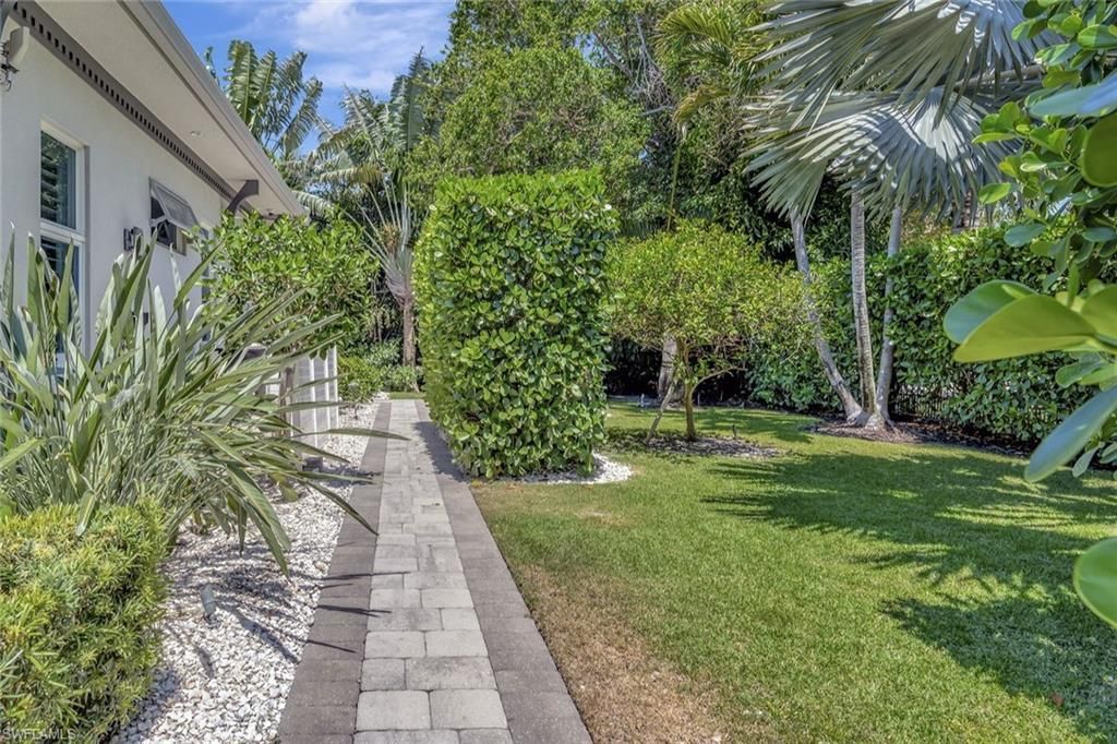 555 Mooring Line Dr, Naples, FL 34102 Photo