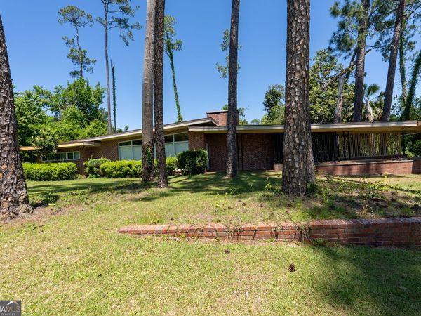 482 Curry Street NE, Pelham, GA 31779