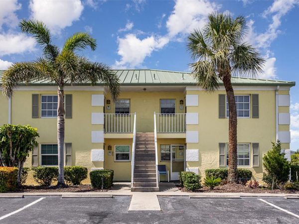 942 CAPRI ISLES BOULEVARD, Unit 207, VENICE, FL 34292