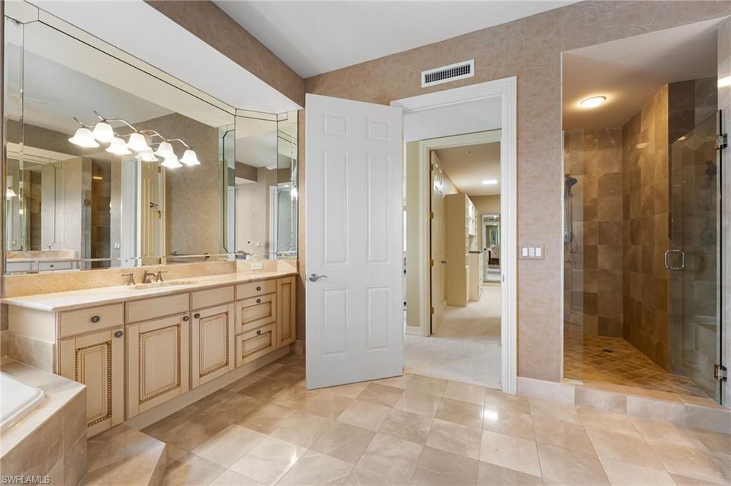 14270 Royal Harbour Ct, Unit 620, Fort Myers, FL 33908 Photo