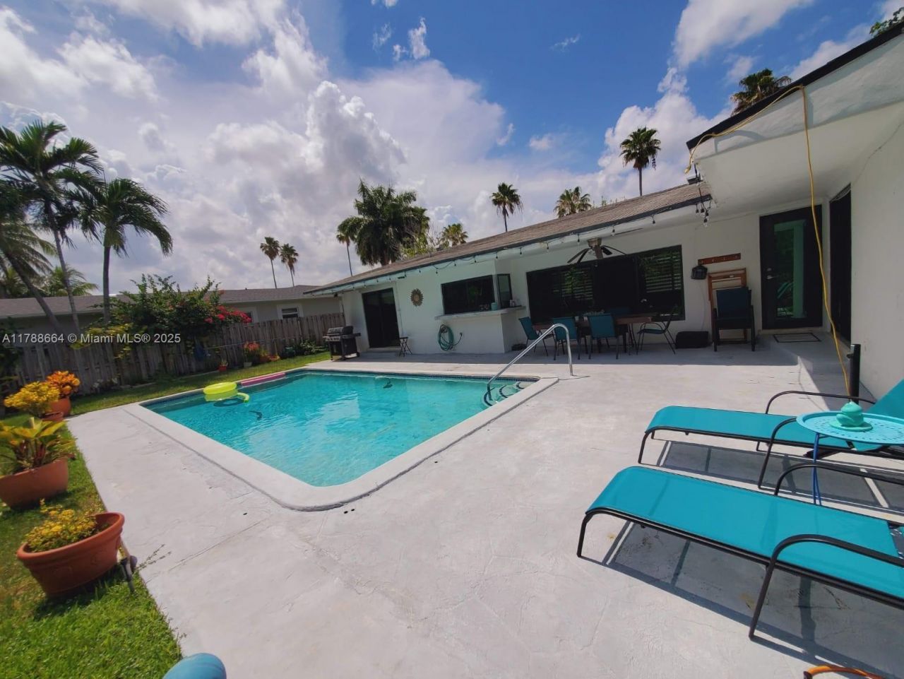 2020 NE 203rd St, Miami, FL 33179 Photo