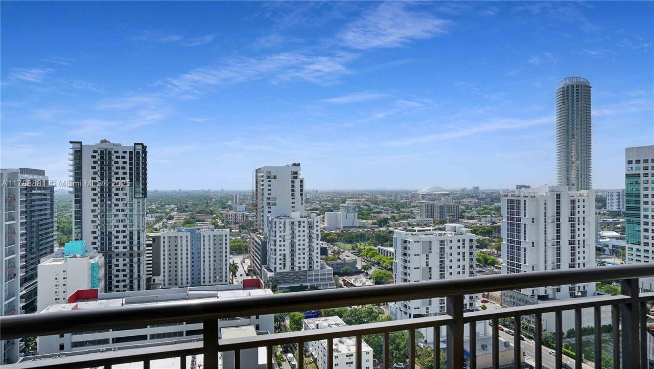 999 SW 1 Ave, Unit 2313, Miami, FL 33131 Photo