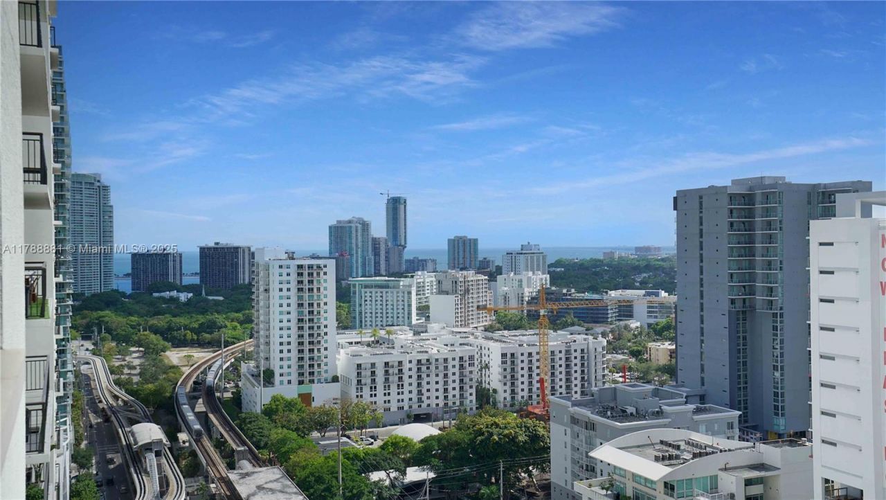 999 SW 1 Ave, Unit 2313, Miami, FL 33131 Photo