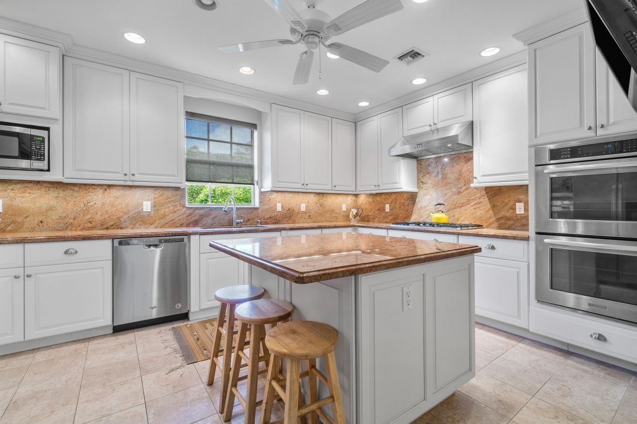 230 Plantation Road, Palm Beach, FL 33480 Photo