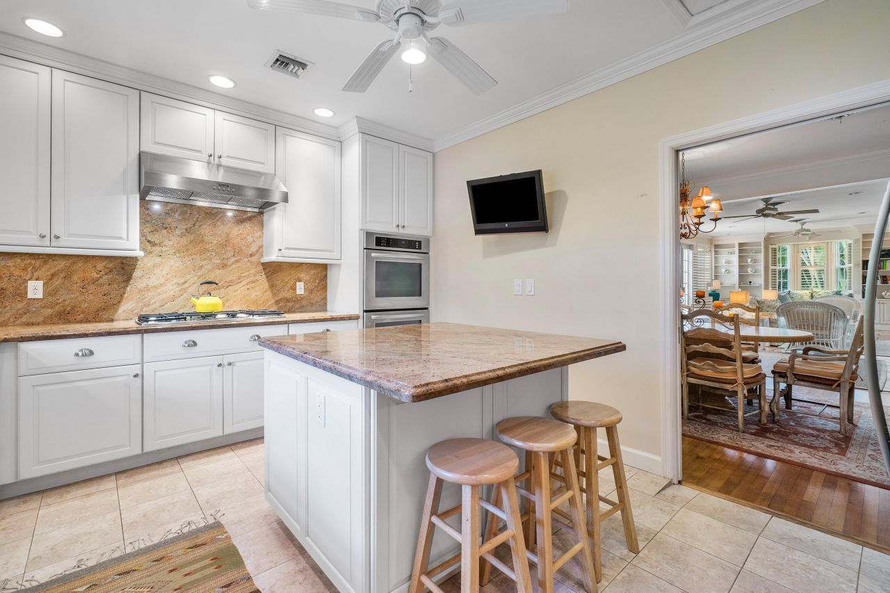 230 Plantation Road, Palm Beach, FL 33480 Photo