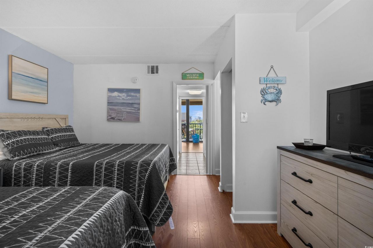 208 74th Ave. N Photo 4