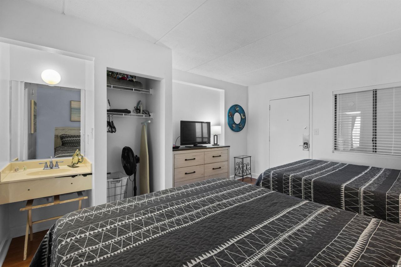 208 74th Ave. N Photo 7