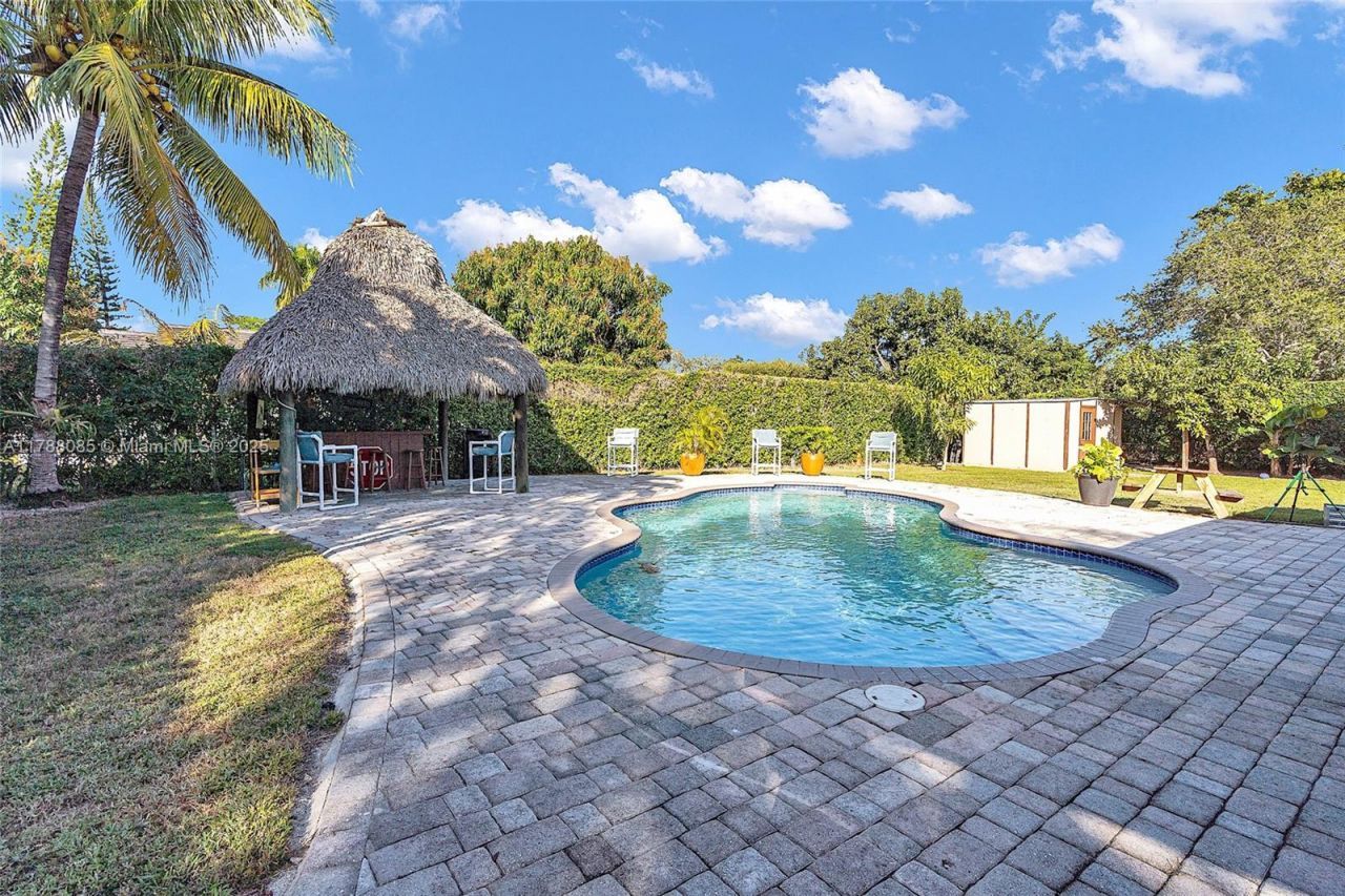 15031 SW 154th Ter, Miami, FL 33187 Photo