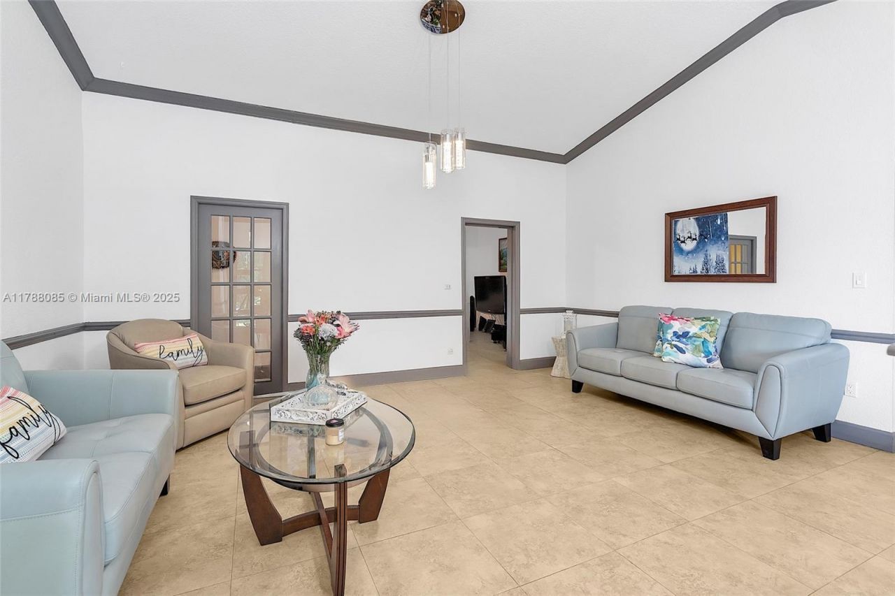 15031 SW 154th Ter, Miami, FL 33187 Photo