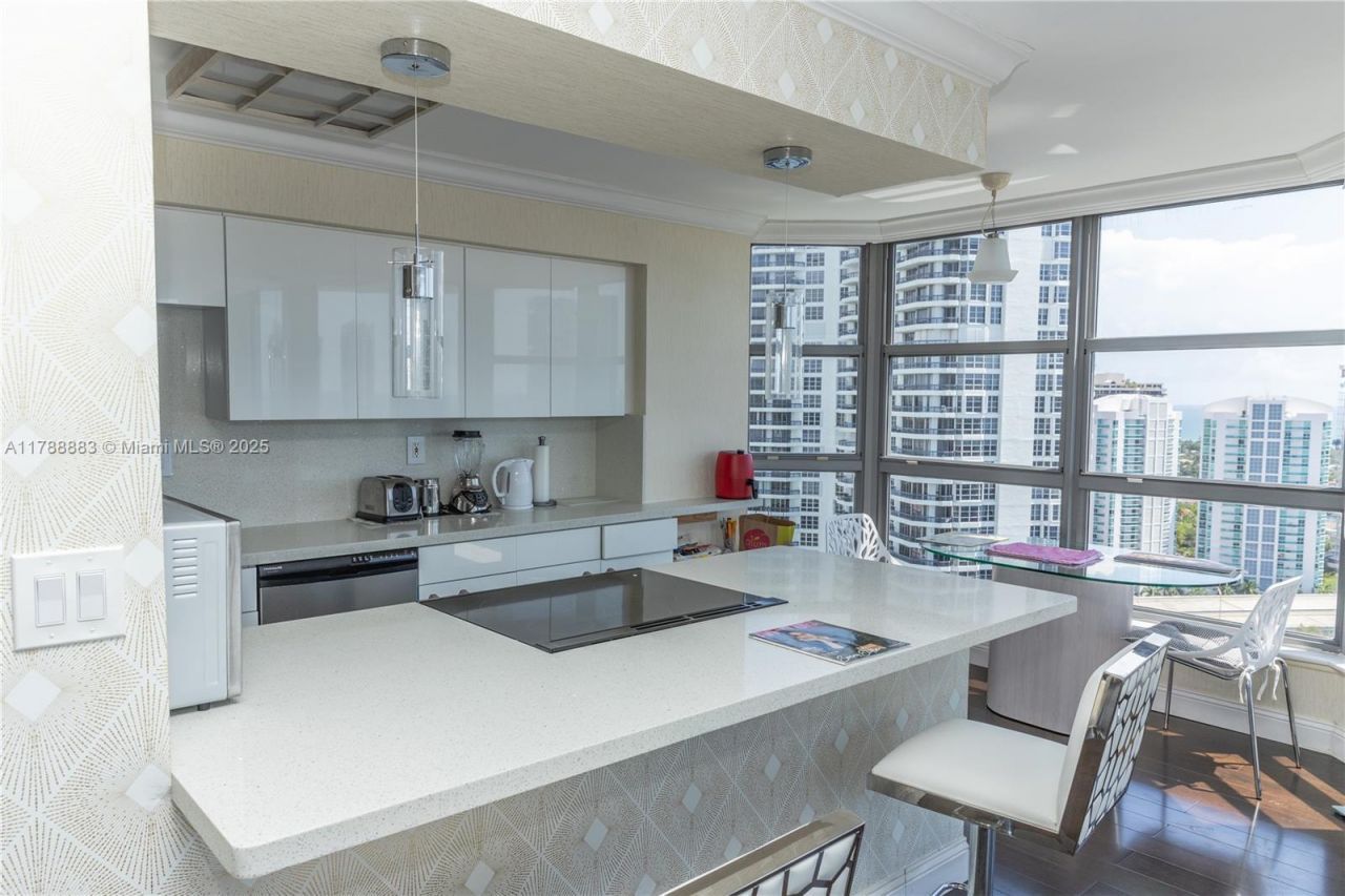 3530 Mystic Pointe Dr, Unit 2910, Aventura, FL 33180 Photo