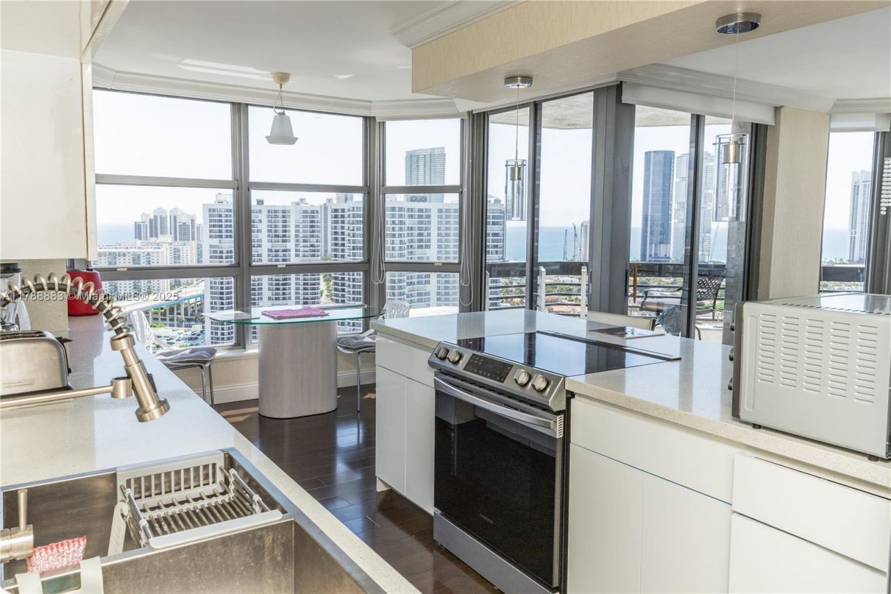 3530 Mystic Pointe Dr, Unit 2910, Aventura, FL 33180 Photo