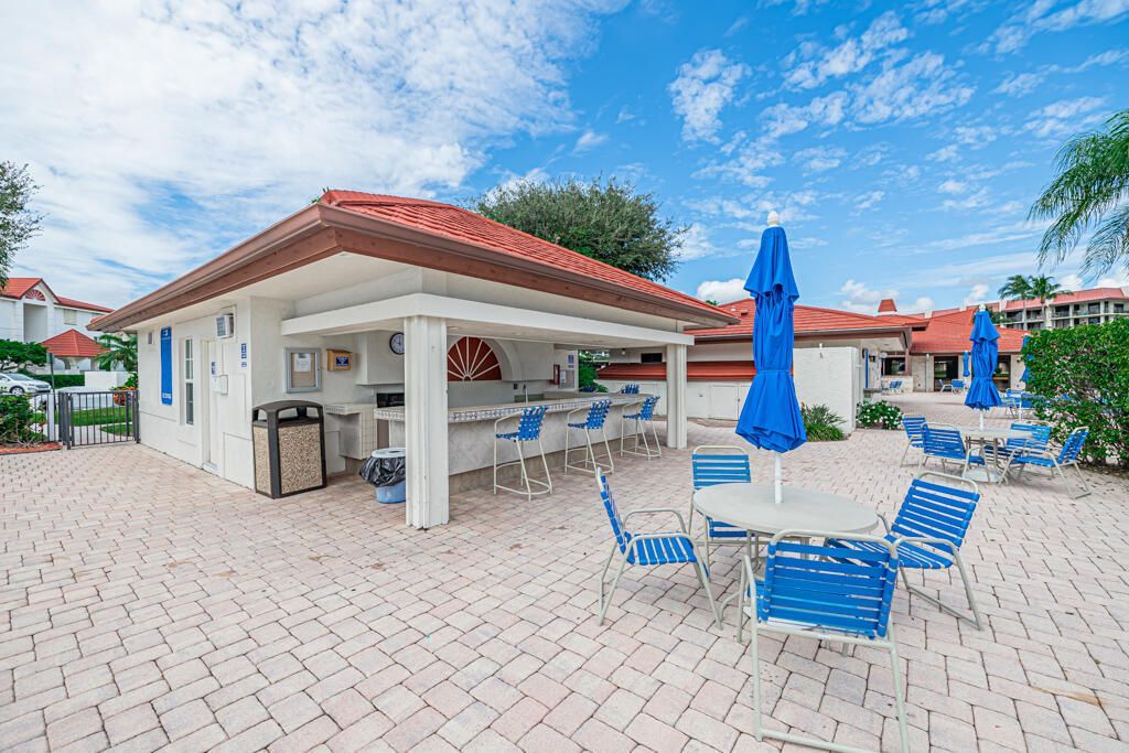 7020 Half Moon Circle, Unit 210, Hypoluxo, FL 33462 Photo