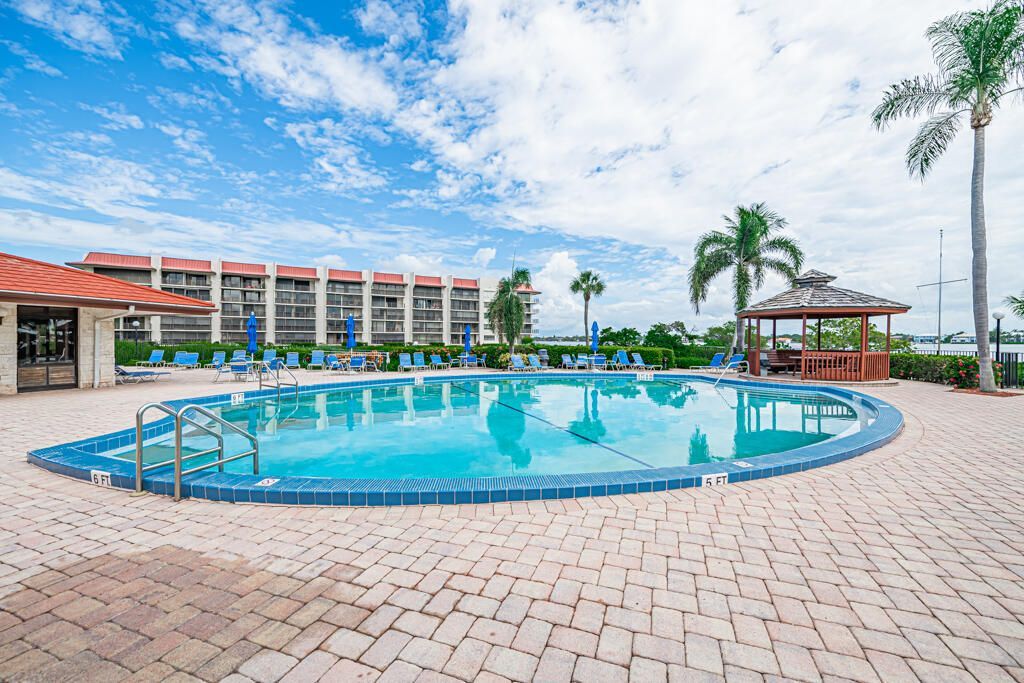 7020 Half Moon Circle, Unit 210, Hypoluxo, FL 33462 Photo