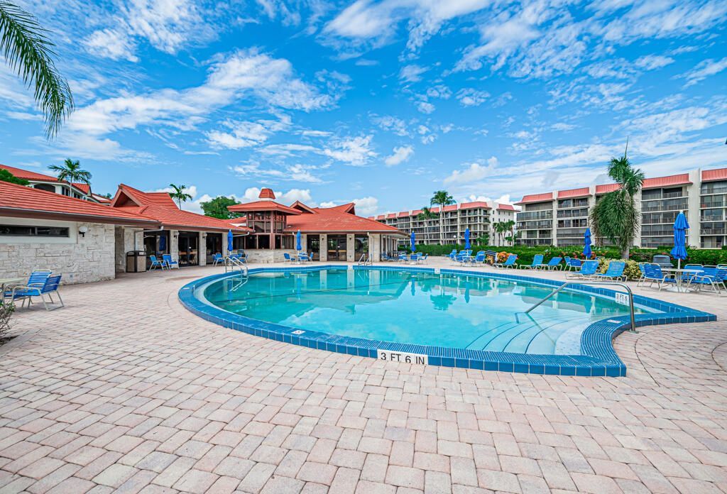 7020 Half Moon Circle, Unit 210, Hypoluxo, FL 33462 Photo