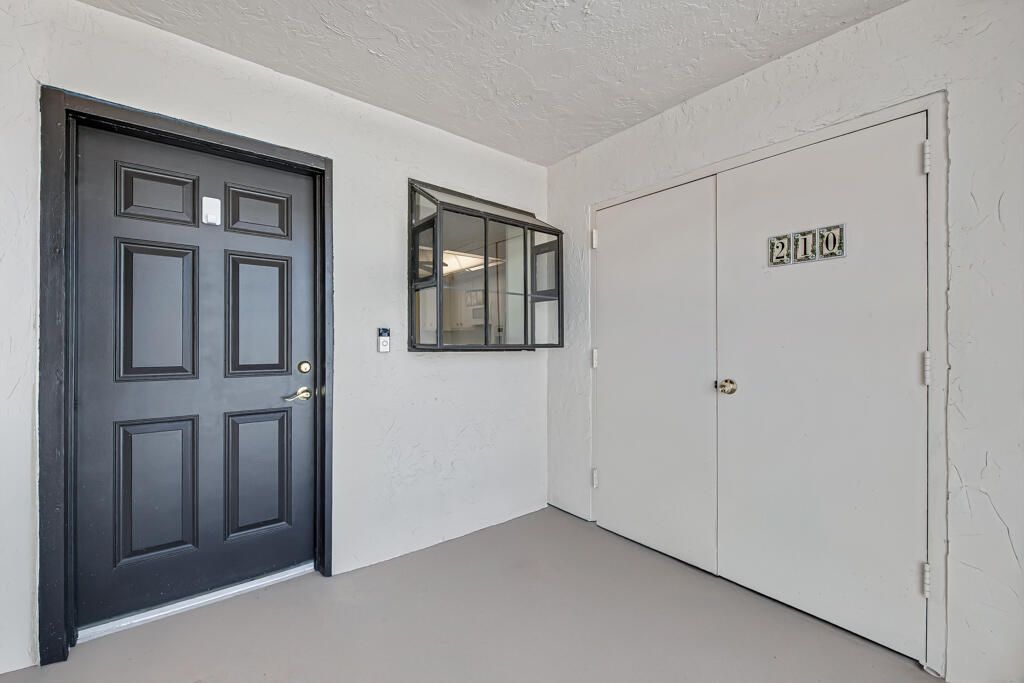 7020 Half Moon Circle, Unit 210, Hypoluxo, FL 33462 Photo