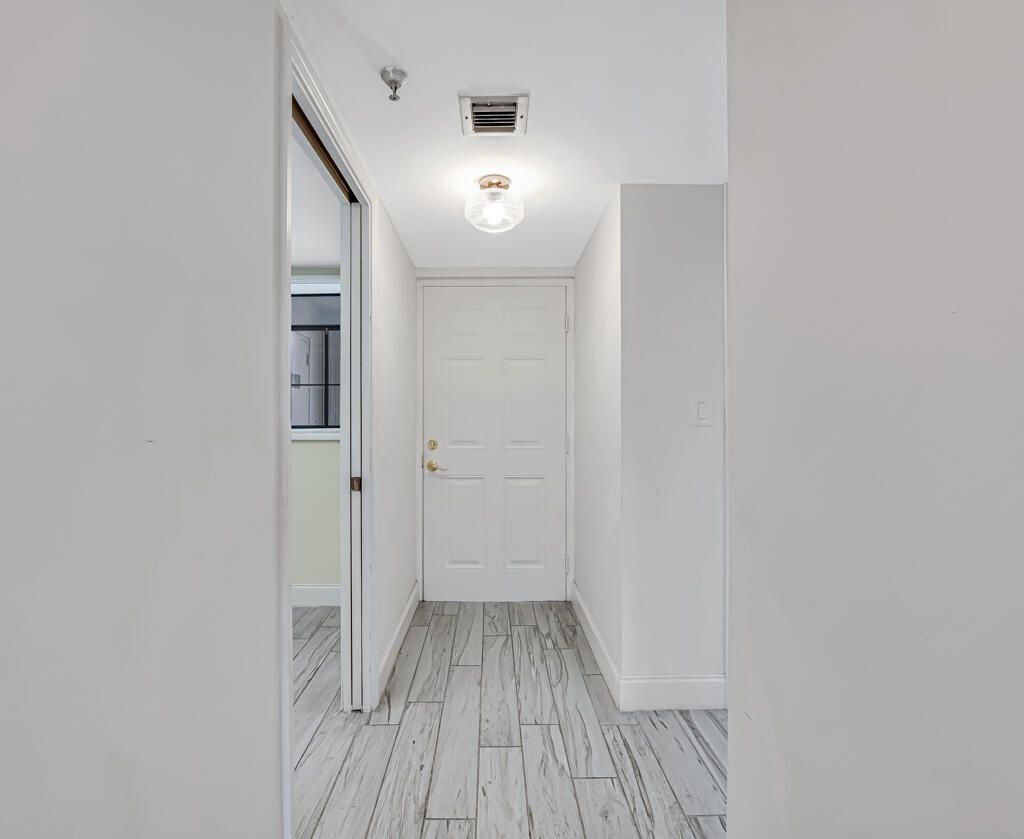 7020 Half Moon Circle, Unit 210, Hypoluxo, FL 33462 Photo