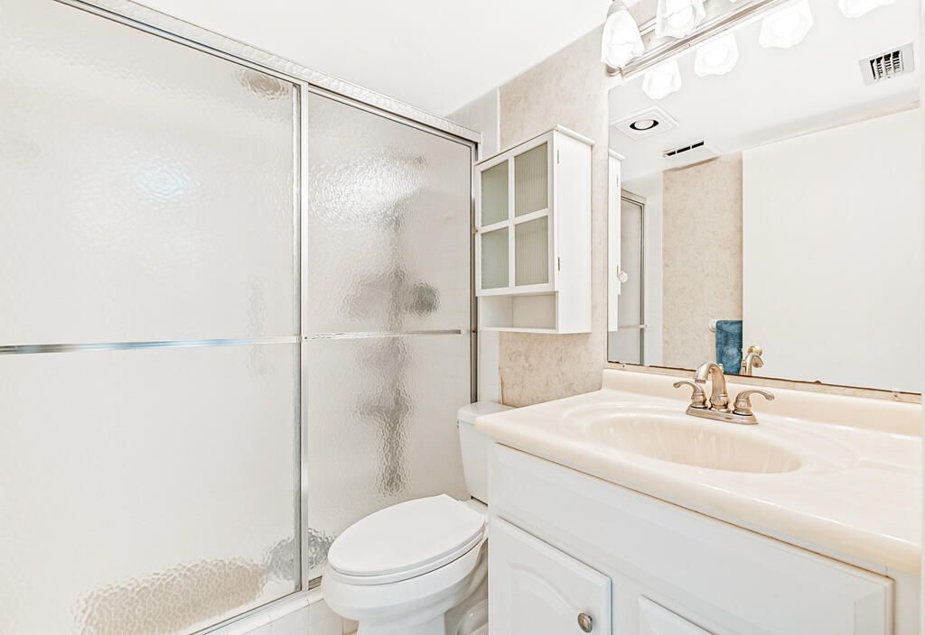 7020 Half Moon Circle, Unit 210, Hypoluxo, FL 33462 Photo